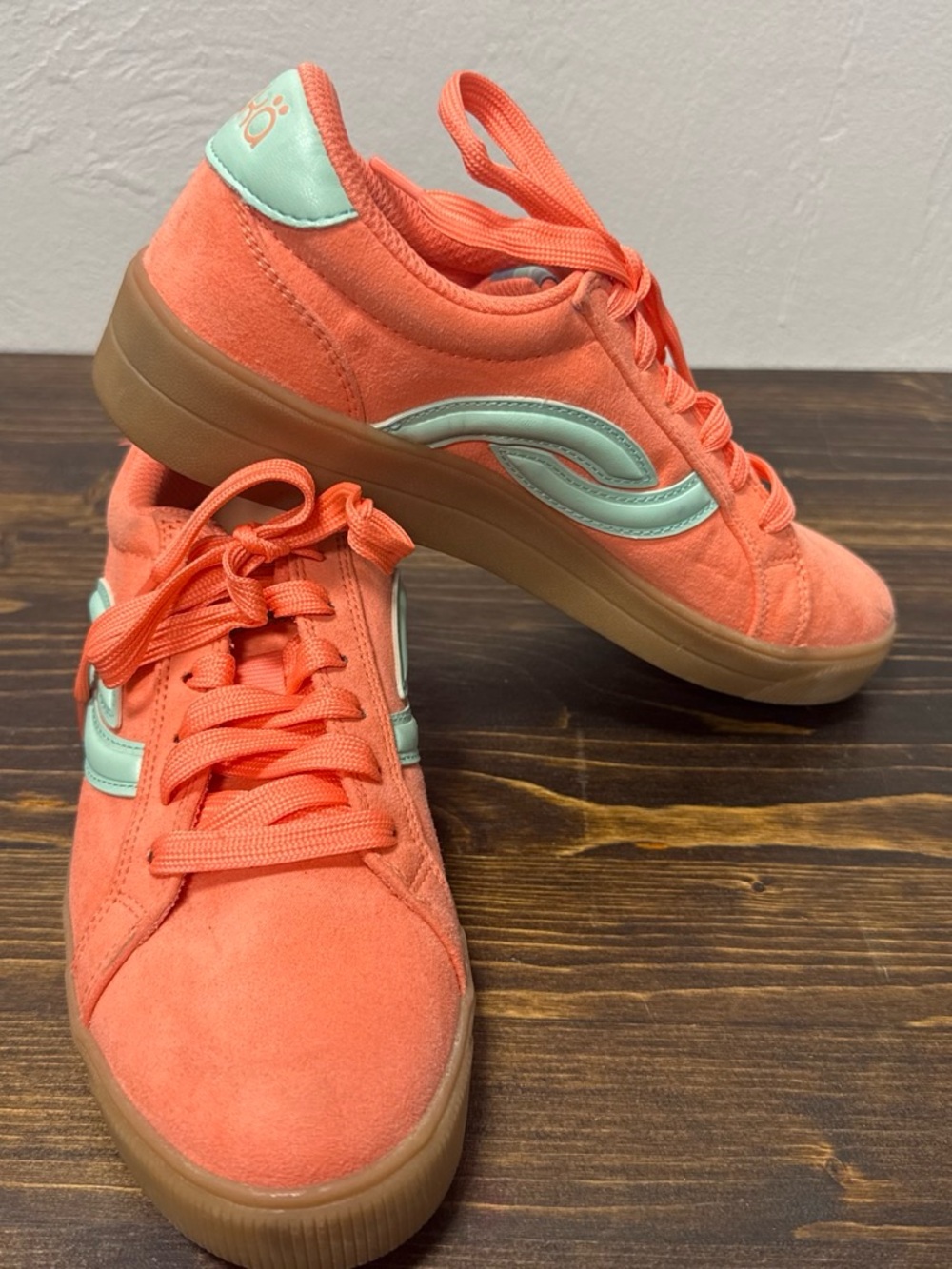 Ryka Coral Suede Sneakers with Mint Accents woman’s 6